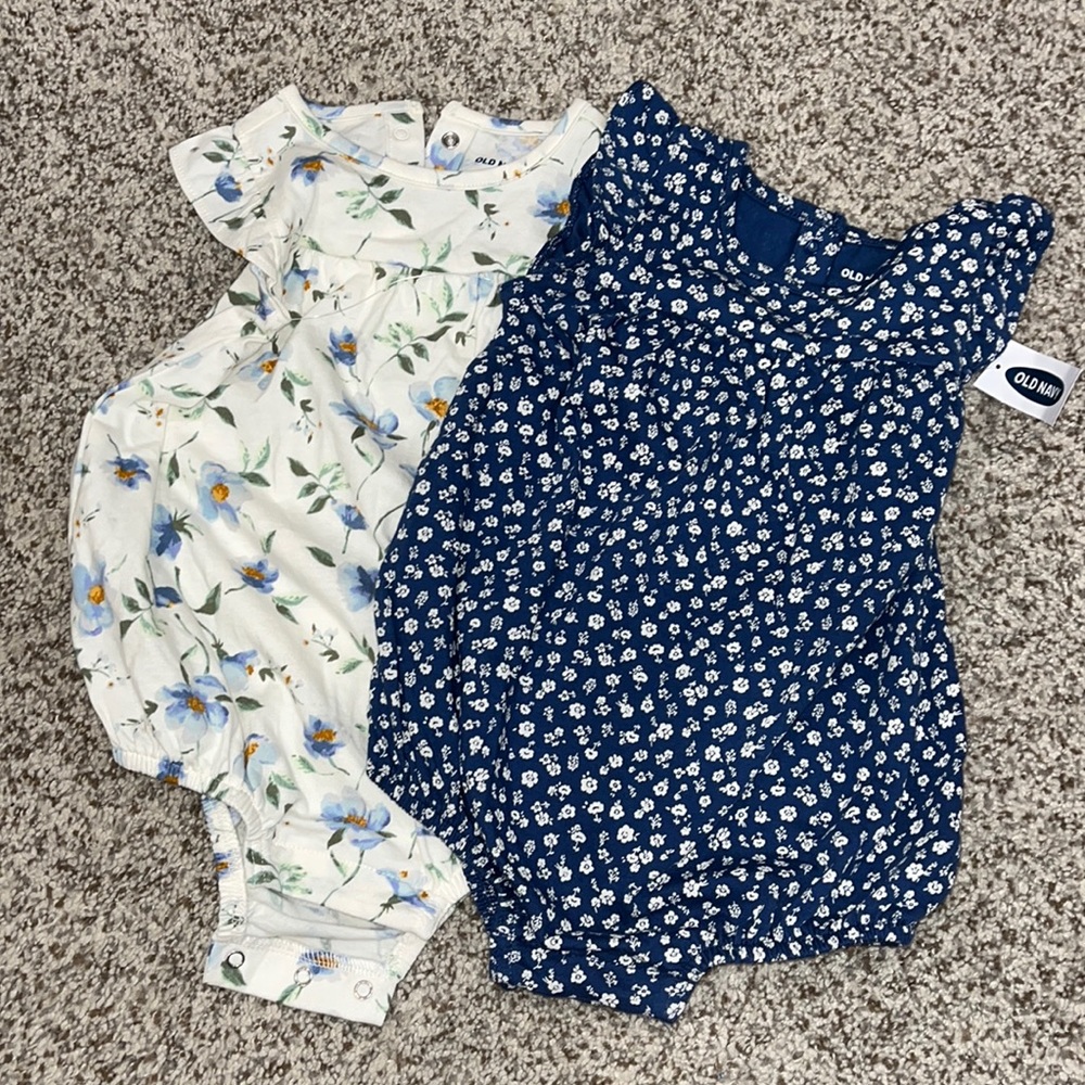NWT Old Navy Printed Flutter-Sleeve Jersey One-Piece Romper 2-Pack 12-18 month
